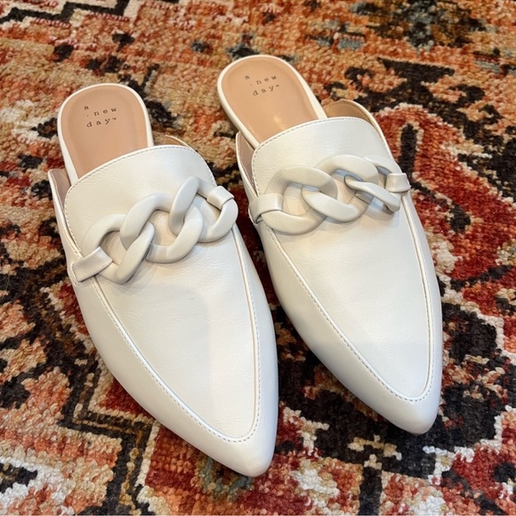 NWOT Women's Amber Slip-On Mule Flats - A New Day™ Black 8 - Picture 2 of 4